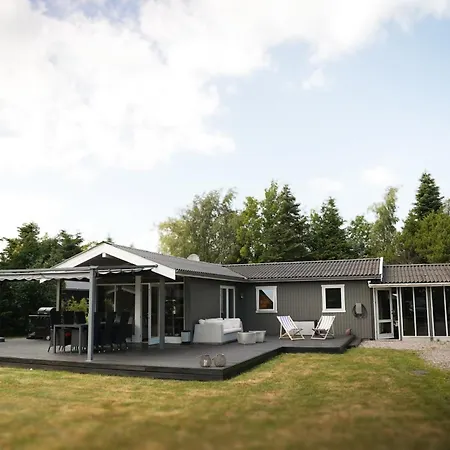 Tatil Evi Family-friendly With Wilderness Bøtø By